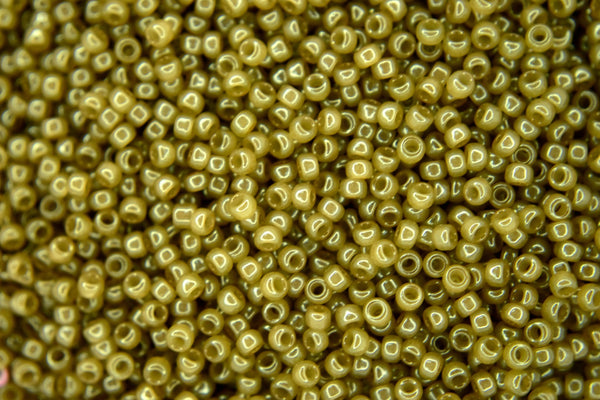 10g MIYUKI 11/0 Round Japanese Seed Beads 2mm 92374 Celery
