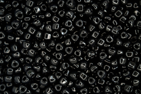 10g MIYUKI 8/0 Triangle Japanese Seed Beads 3mm 401 Black