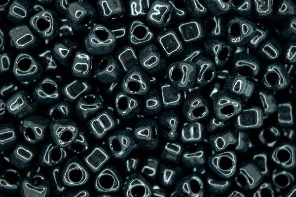 10g MIYUKI 5/0 Triangle Japanese Seed Beads 5mm 401 Black