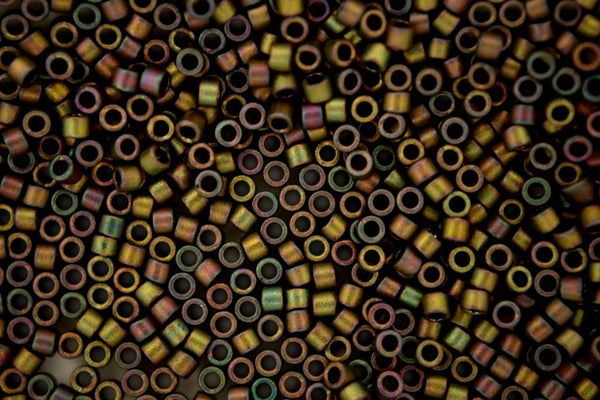 7.2g MIYUKI 11/0 Delica Japanese Seed Beads 1.6mm DB1055 Matte Metallic Red Green Gold Iris