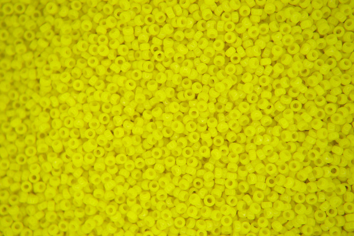 10g MIYUKI 15/0 Round Japanese Seed Beads 1.5mm 9404 Opaque Yellow Beadacious