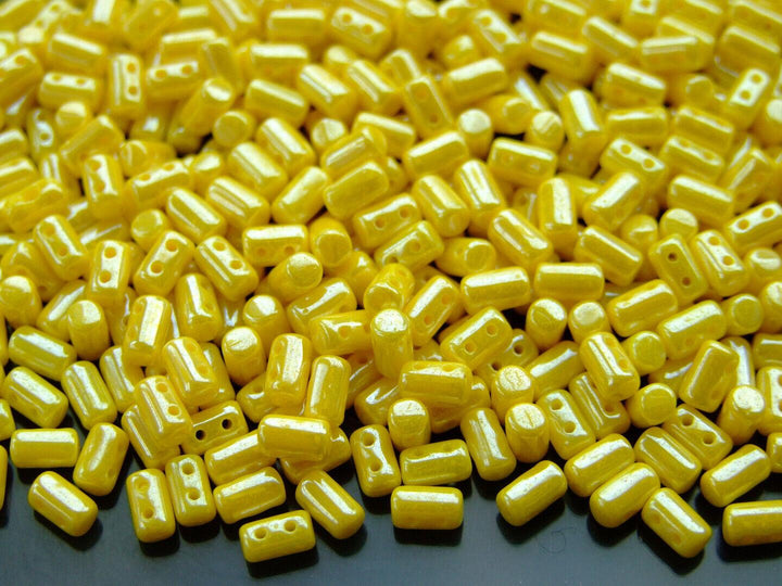 10g Matubo Rulla Czech Seed Beads 3x5mm Luster Opaque Lemon Beadacious