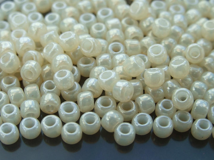 10g TOHO 3/0 Round Japanese Seed Beads 5.5mm 147 Ceylon Light Ivory Beadacious