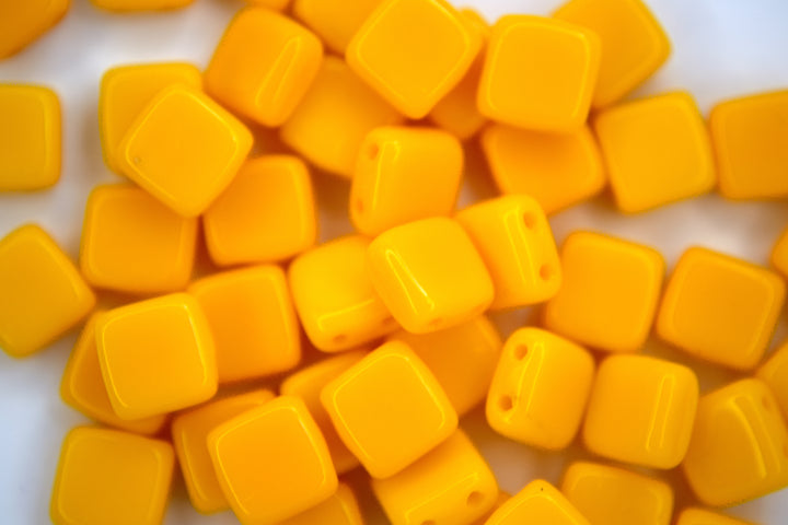 25x CzechMates Tile Czech Beads 6x6mm Sunflower Yellow Beadacious