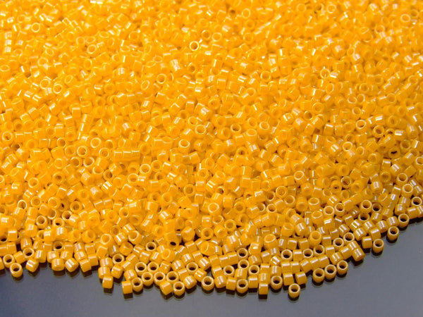 5g TOHO 11/0 Aiko Japanese Seed Beads 2mm 128B Opaque Sunshine Luster Beadacious