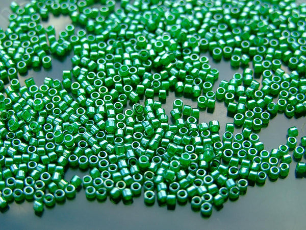 7g TOHO 11/0 Treasure Japanese Seed Beads 1.8mm 1051 Shamrock Lined Peridot Beadacious