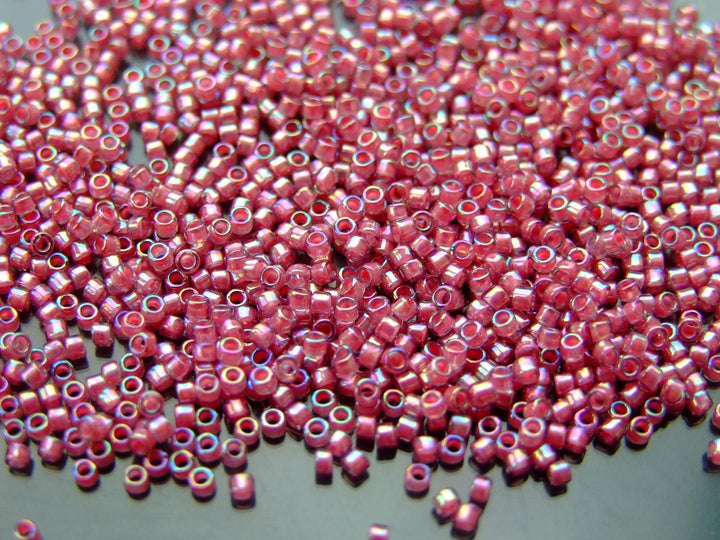 7g TOHO 11/0 Treasure Japanese Seed Beads 1.8mm 1821 Bubble Gum Lined Light Amethyst Rainbow Beadacious