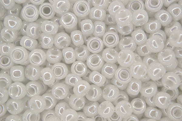 10g MIYUKI 6/0 Round Japanese Seed Beads 4mm 9528 White Ceylon