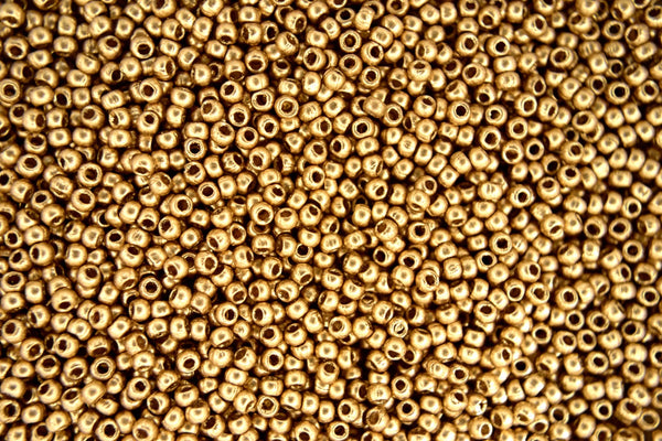 10g Matubo 11/0 Round Czech Seed Beads 2mm Matte Metallic Flax