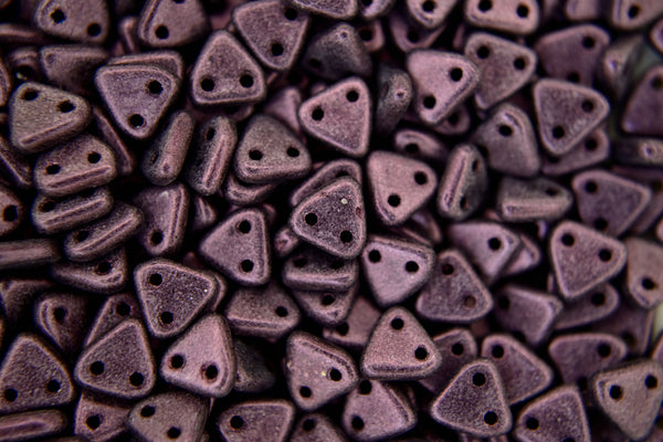 5g CzechMates Triangle Czech Beads 6mm Metallic Suede Pink