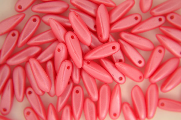 10g Dagger Czech Glass Beads Size 3x10mm Powdery Pastel Maroon