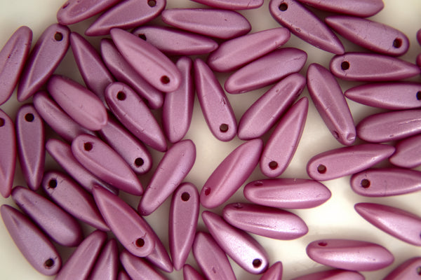10g Dagger Czech Glass Beads Size 3x10mm Powdery Lavender