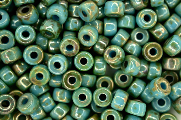 10g Matubo 2/0 Round Czech Seed Beads 6mm Blue Turquoise Rembrandt