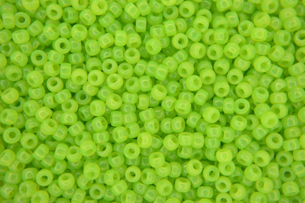 10g Matubo 8/0 Runde tschechische Rocailles 3mm Opalgrüner Peridot