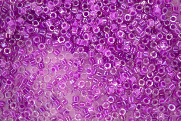 7,2 g MIYUKI 11/0 Delica japanische Rocailles 1,6 mm DB073 Lined Lilac AB