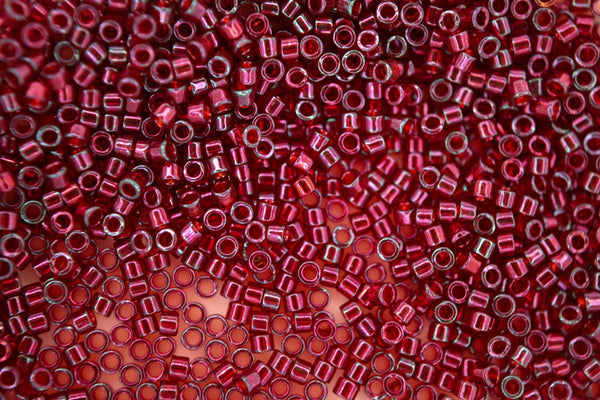 7,2 g MIYUKI 11/0 Delica cuentas de semillas japonesas 1,6 mm DB105 brillo dorado transparente rojo
