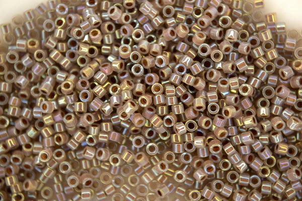 7.2g MIYUKI 11/0 Delica Cuentas de Semillas Japonesas 1.6mm DB1749 Ópalo Forrado de Cacao AB