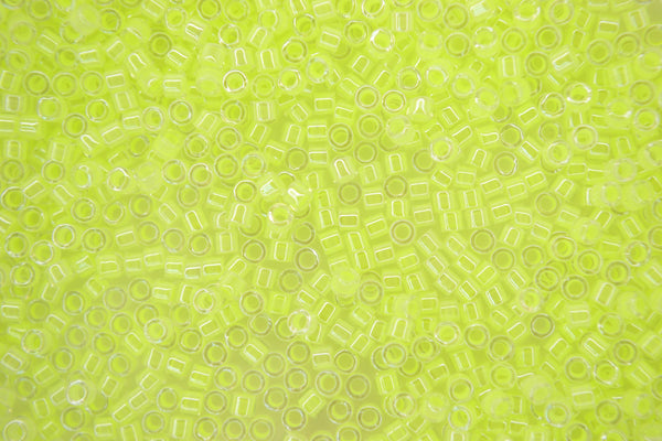 7.2g MIYUKI 11/0 Delica Semillas Japonesas 1.6mm DB2031 Lima Luminosa