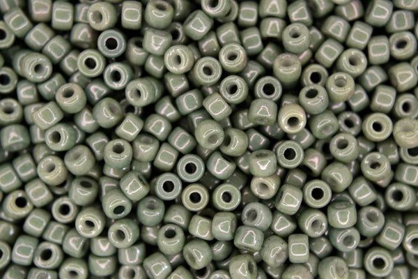 10g Matubo 6/0 Round Czech Seed Beads 4mm Chalk Green Luster