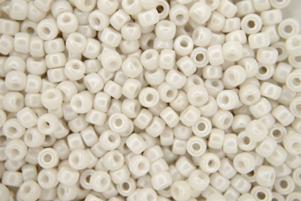 10g Matubo 6/0 Round Czech Seed Beads 4mm Pearl Shine White