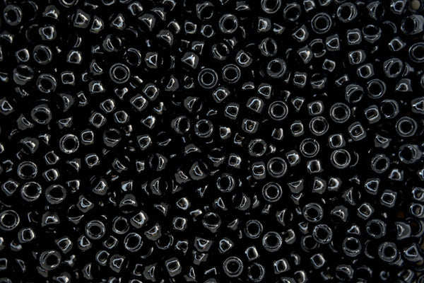 10g Matubo 8/0 Round Czech Seed Beads 3mm Opaque Jet