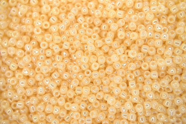 10g TOHO 11/0 Round Japanese Seed Beads 2mm 147 Ceylon Light Ivory