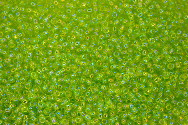 10g TOHO 11/0 Round Japanese Seed Beads 2mm 164 Transparent Lime Green Rainbow