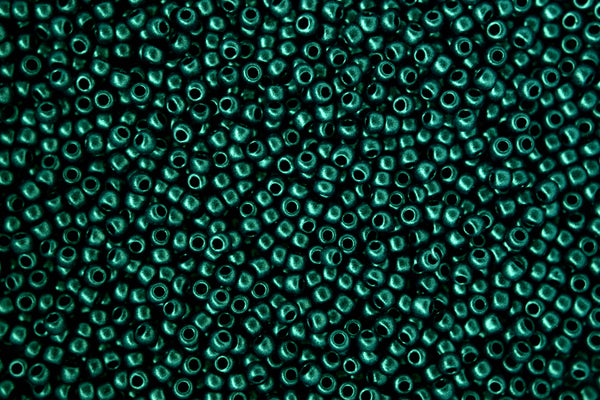 10g TOHO 11/0 Round Japanese Seed Beads 2mm Y614 HYBRID Metallic Suede Light Green