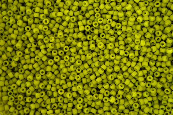 10g TOHO 15/0 Round Japanese Seed Beads 1.5mm 2600F Semi Glazed Lemongrass