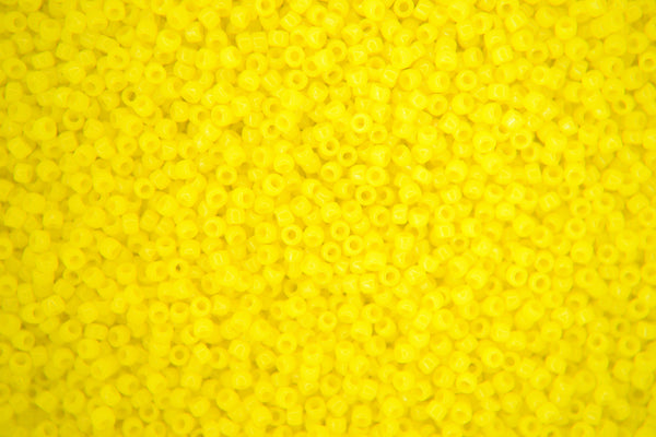 10g TOHO 15/0 Round Japanese Seed Beads 1.5mm 42 Opaque Dandelion