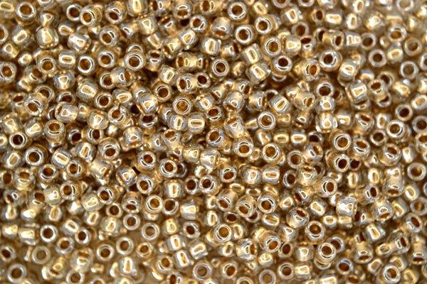 10g TOHO 8/0 Round Japanese Beads 3mm 989 Golden Lined Crystal