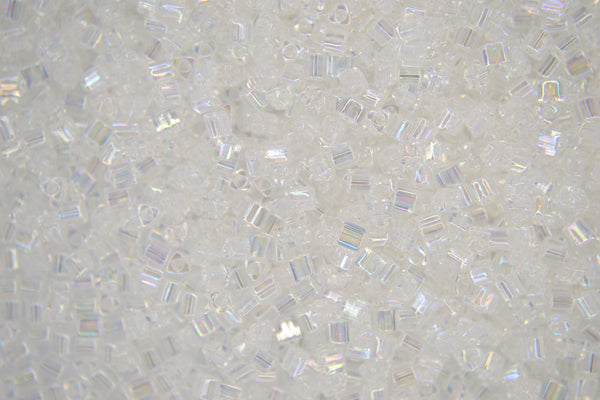 10g TOHO 11/0 Dreieck japanische Rocailles 2mm 161 Transparenter Kristall Regenbogen