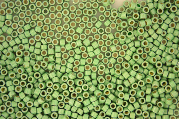 7g TOHO 11/0 Treasure japanische Rocailles 1,8mm PF560F PermaFinish Galvanized Matte Seafoam